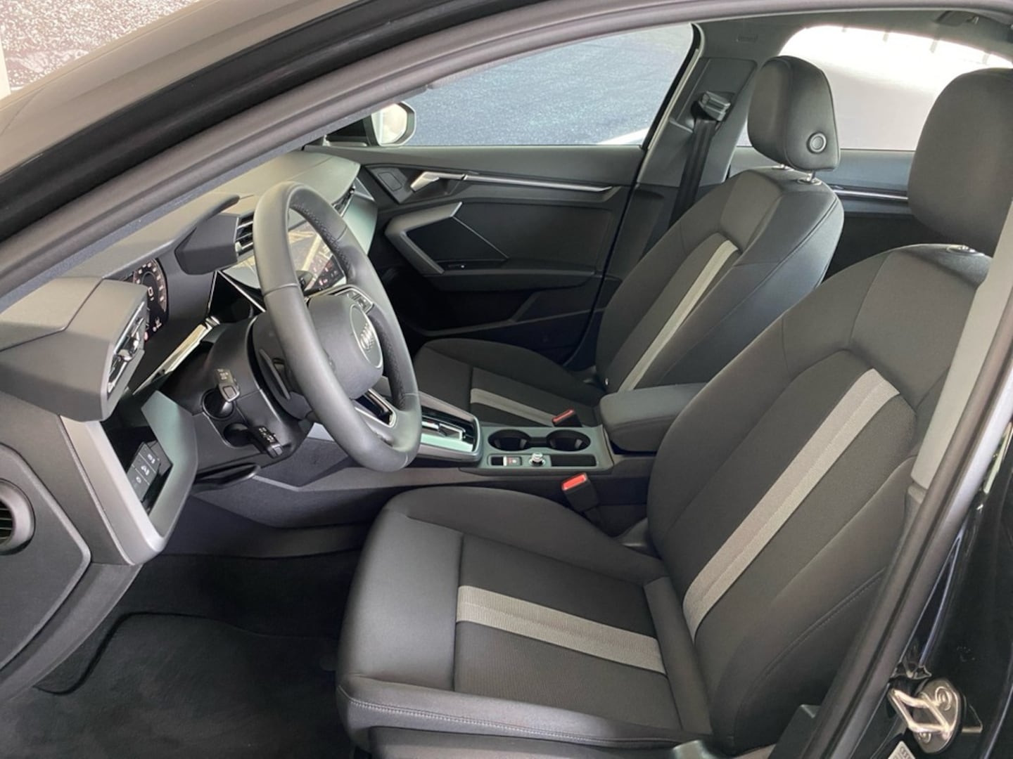 Bild über Audi A3 Limousine TFSI 110 kW S tronic - für weitere Informationen kontaktieren Sie den Audi Partner