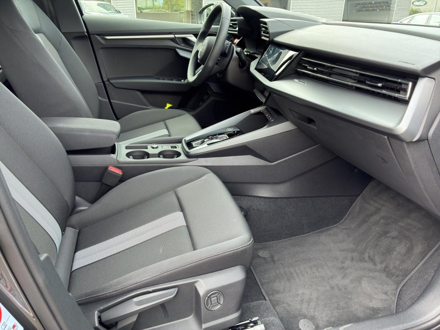 Bild über Audi A3 Sportback TFSI e 40 TFSI e S tronic - für weitere Informationen kontaktieren Sie den Audi Partner