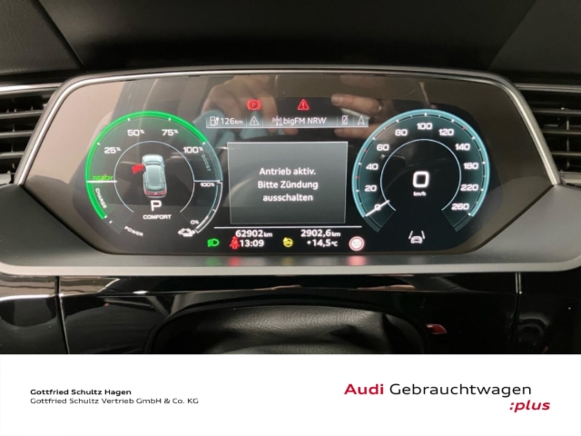 Audi e-tron S line