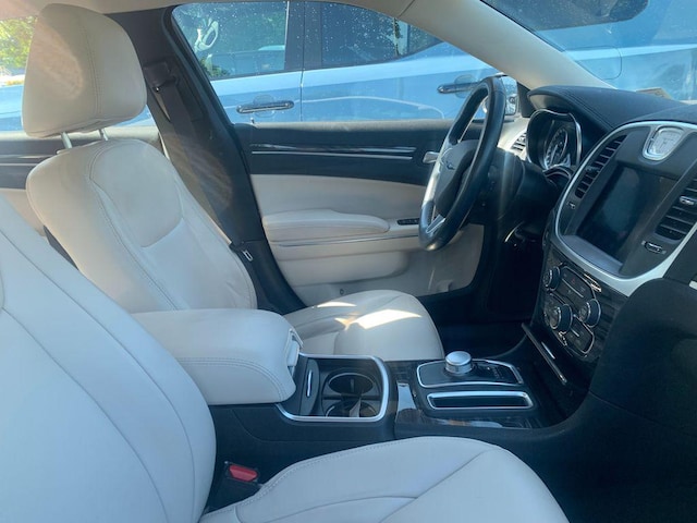 2019 Chrysler 300