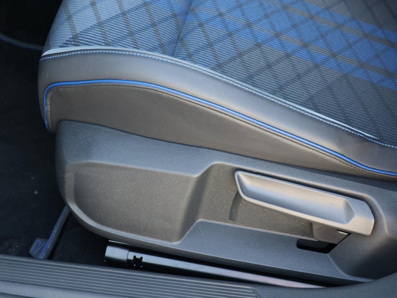 Volkswagen Golf – Bild 17