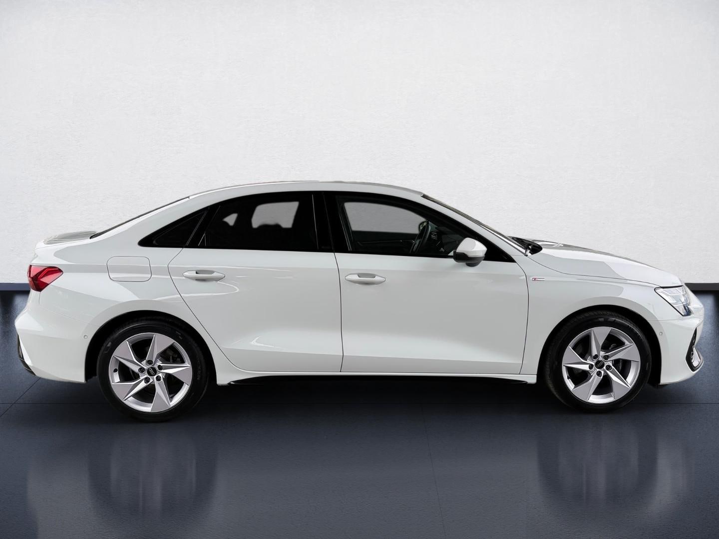 Bild über Audi A3 Limousine TFSI 110 kW S tronic - für weitere Informationen kontaktieren Sie den Audi Partner