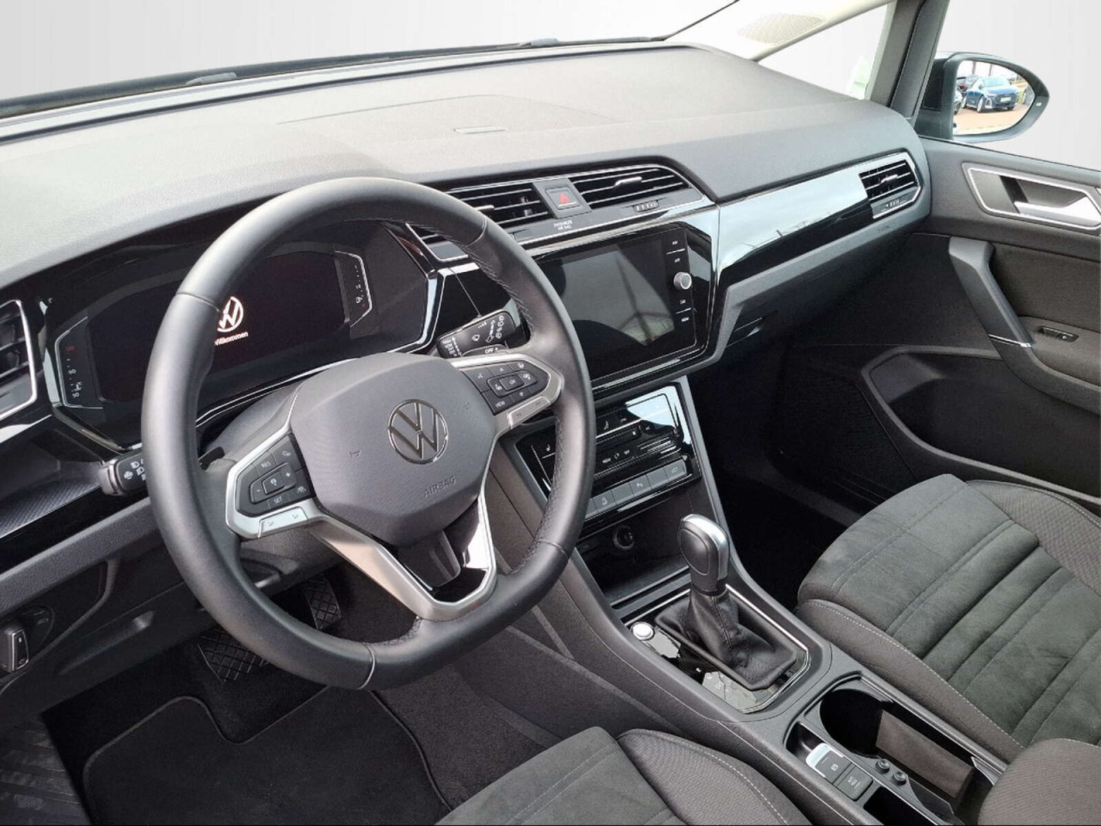 Volkswagen Touran – Bild 8