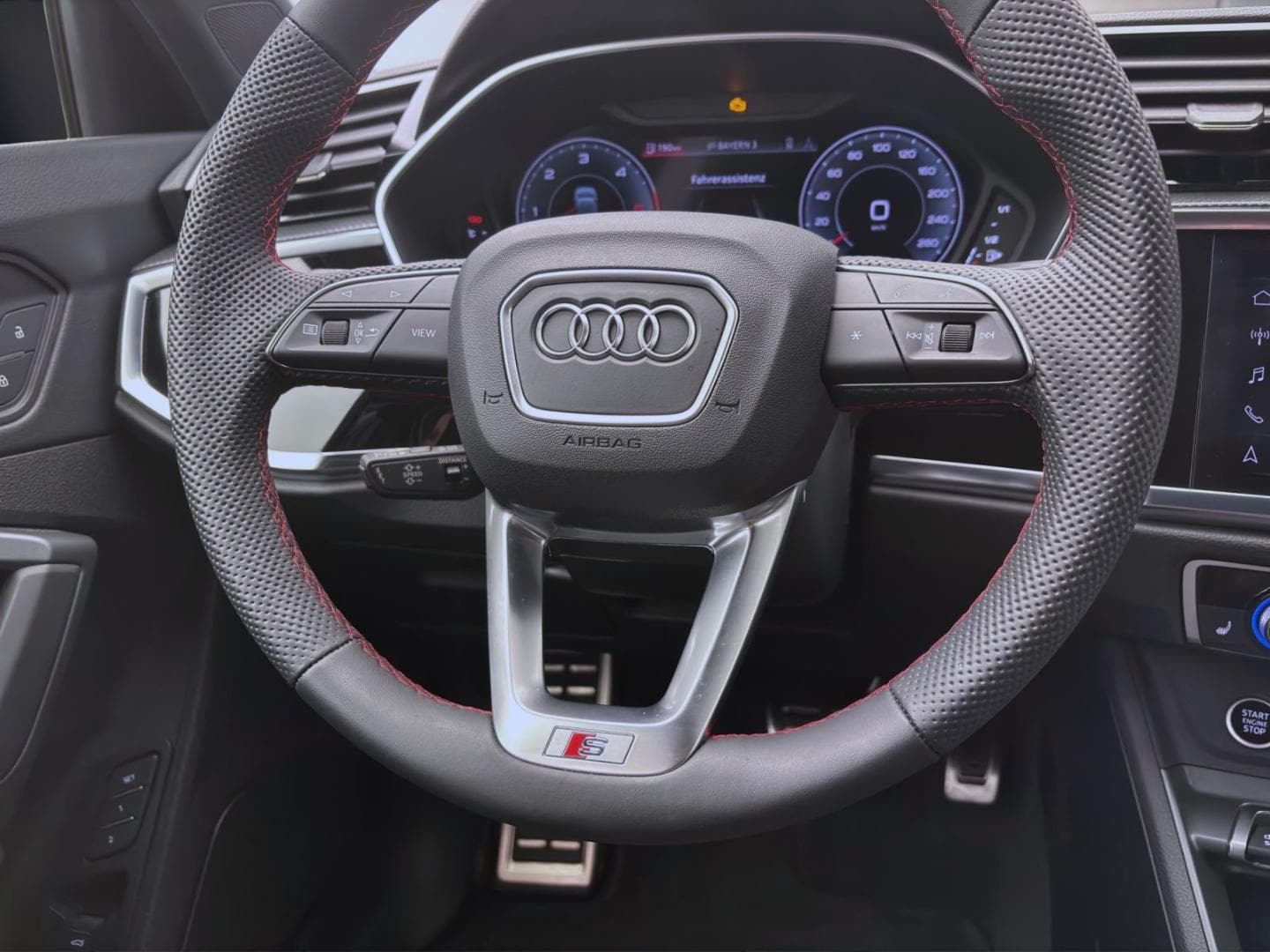 Bild über Audi Q3 S line 40 TDI quattro S tronic - für weitere Informationen kontaktieren Sie den Audi Partner