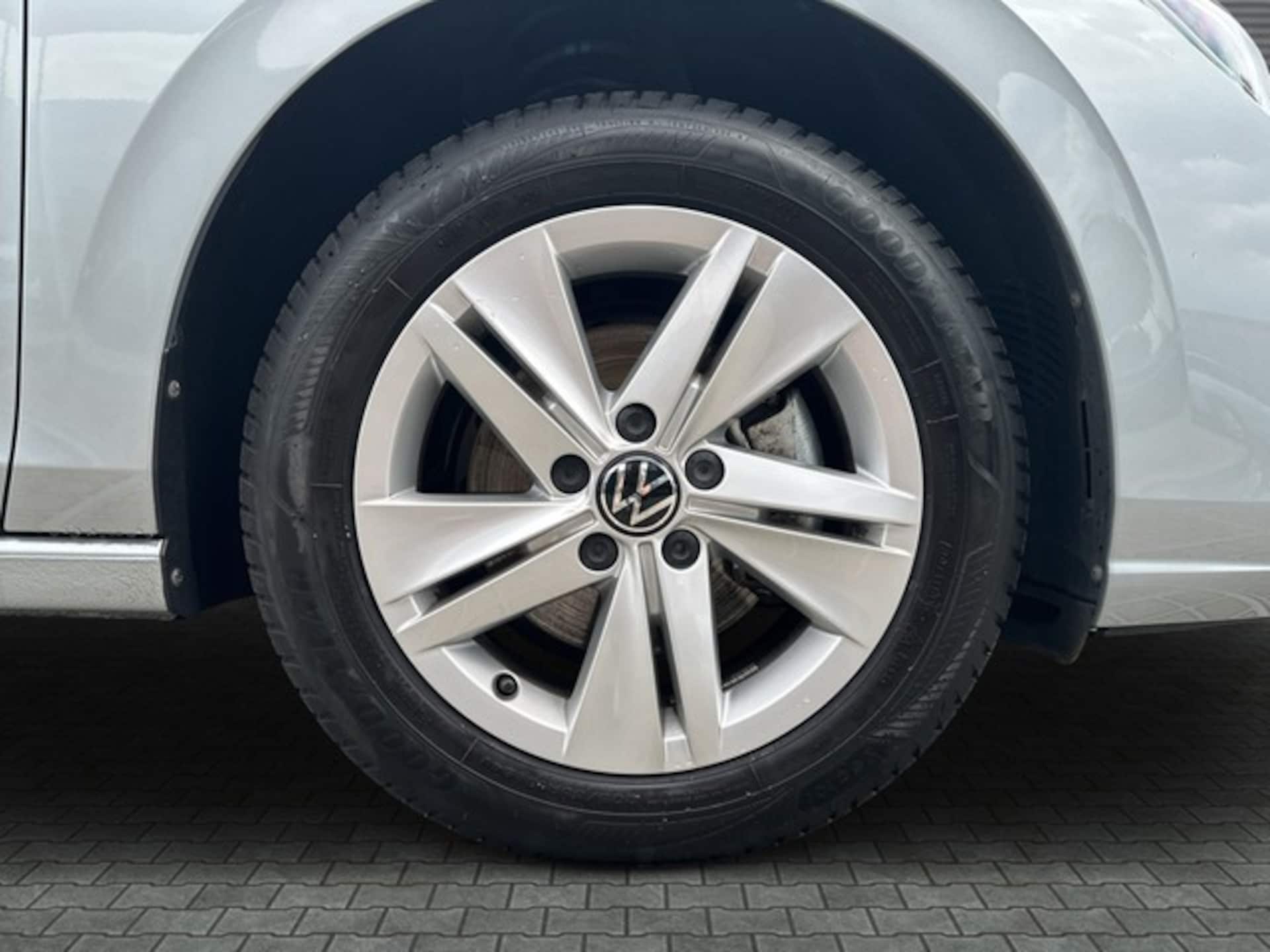 Volkswagen Golf Variant Life