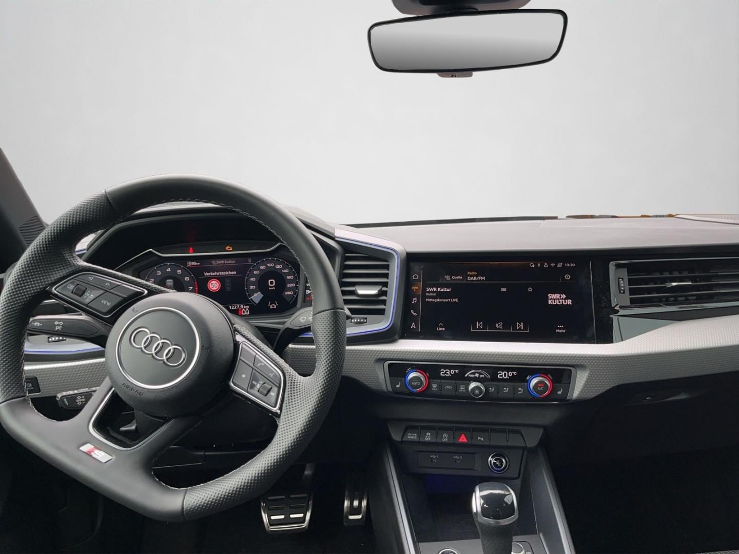 Bild über Audi A1 Sportback S line 30 TFSI S tronic - für weitere Informationen kontaktieren Sie den Audi Partner