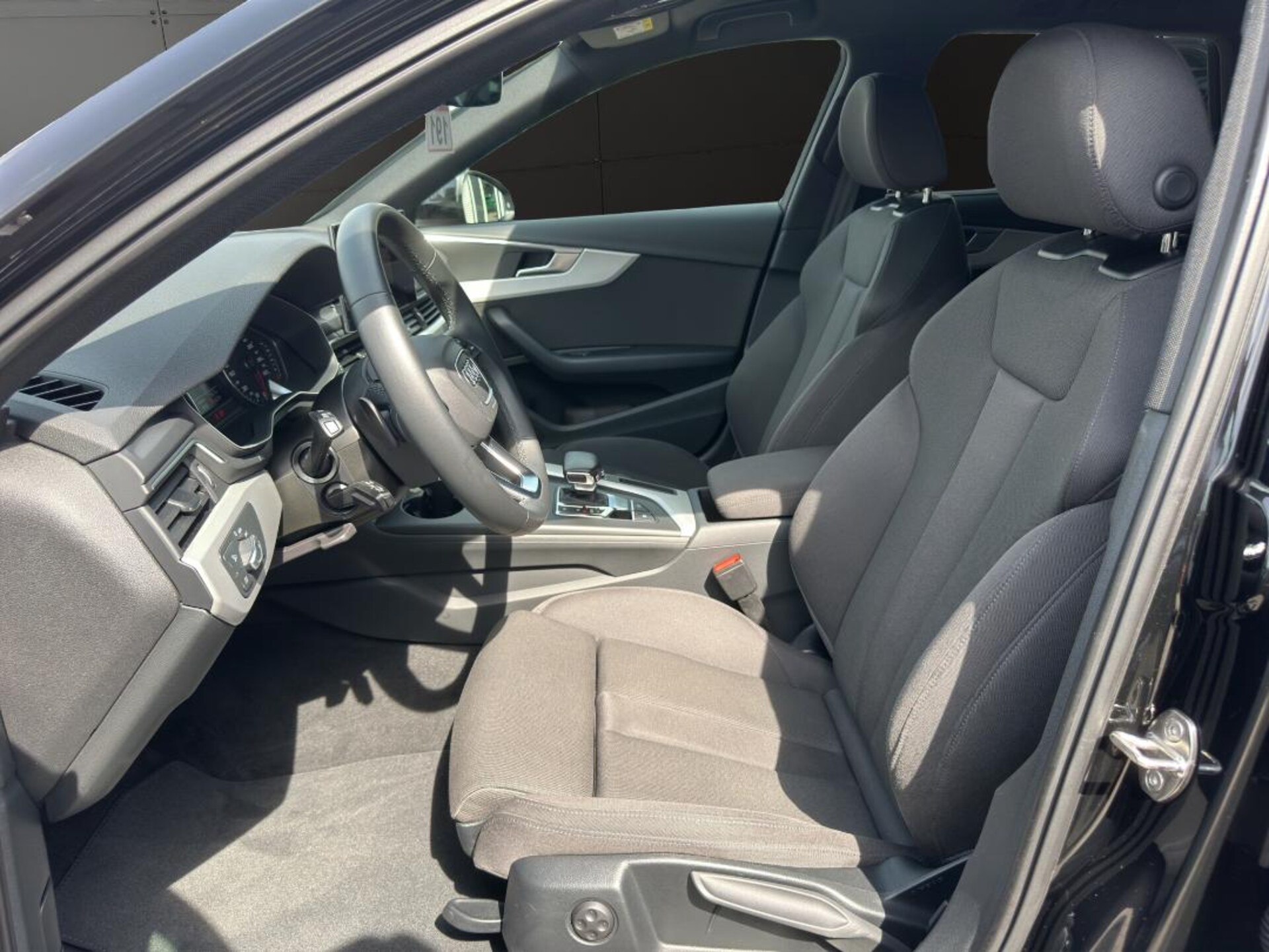 Audi A4 Avant S line