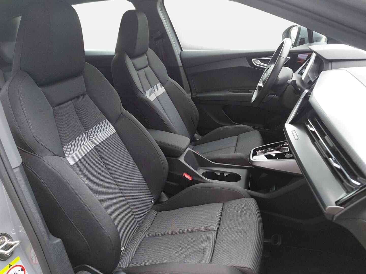 Bild über Audi Q4 e-tron 40 e-tron - für weitere Informationen kontaktieren Sie den Audi Partner
