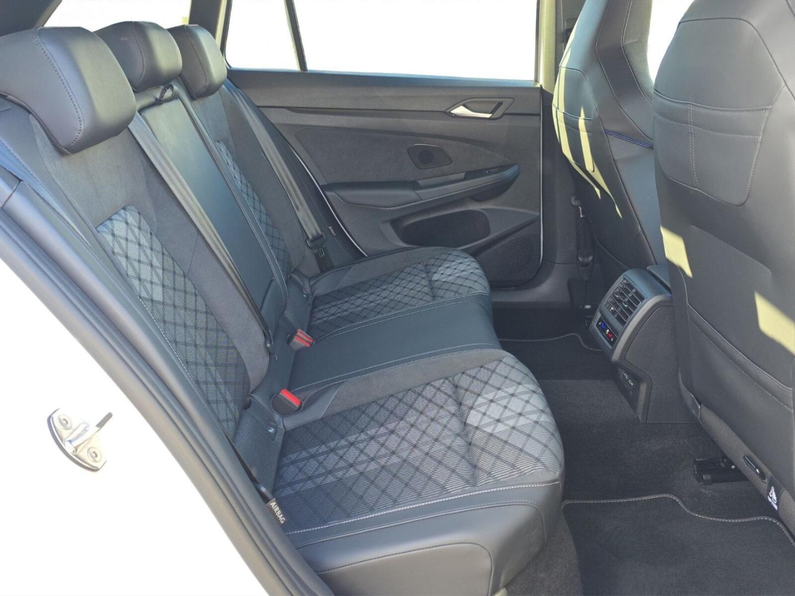 Volkswagen Golf Variant – Bild 17