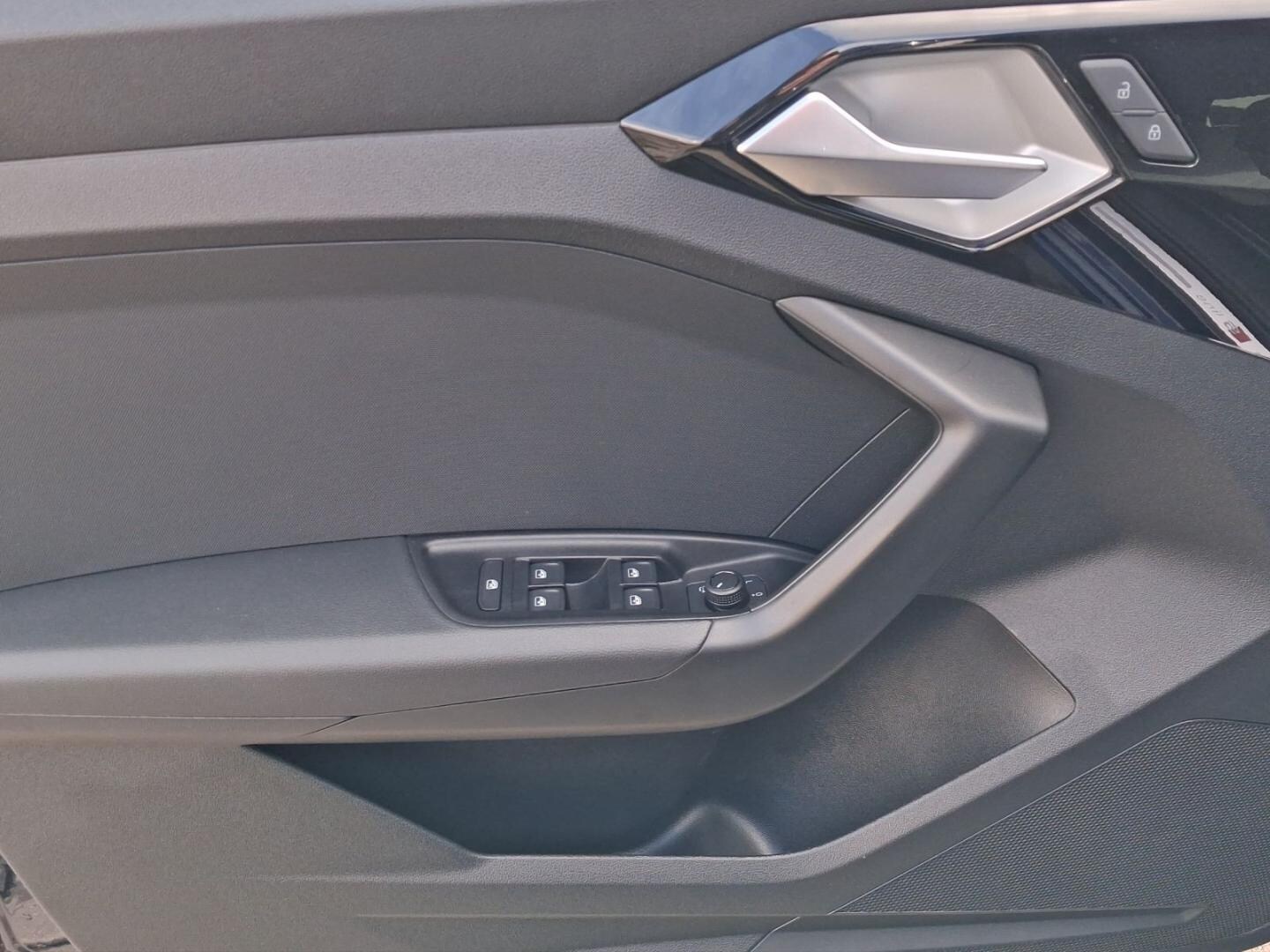 Bild über Audi A1 Sportback S line 25 TFSI S tronic - für weitere Informationen kontaktieren Sie den Audi Partner