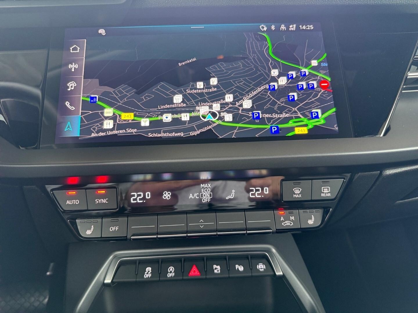 Bild über Audi A3 Limousine TFSI 110 kW S tronic - für weitere Informationen kontaktieren Sie den Audi Partner