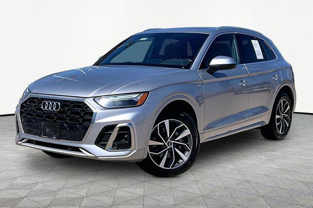 2022 Audi Q5 45 Premium Plus's photo