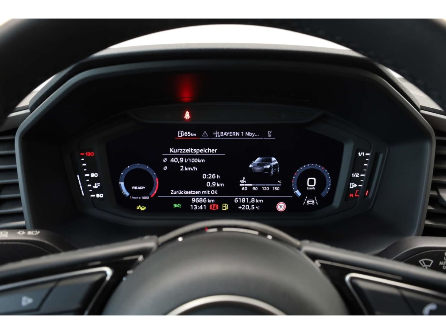 Bild über Audi A1 allstreet 30 TFSI Schaltgetriebe - für weitere Informationen kontaktieren Sie den Audi Partner