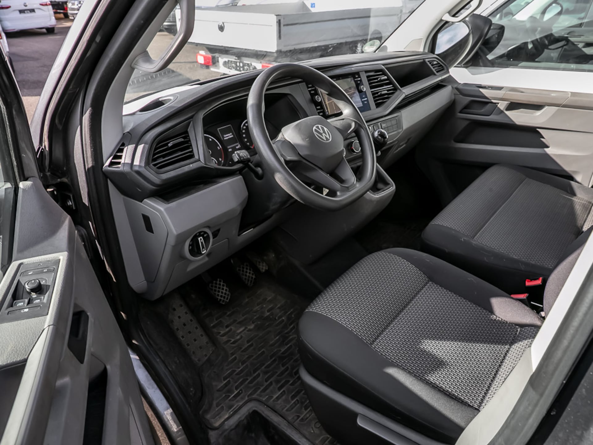 Volkswagen T6.1 Transporter Kasten langer Radstand