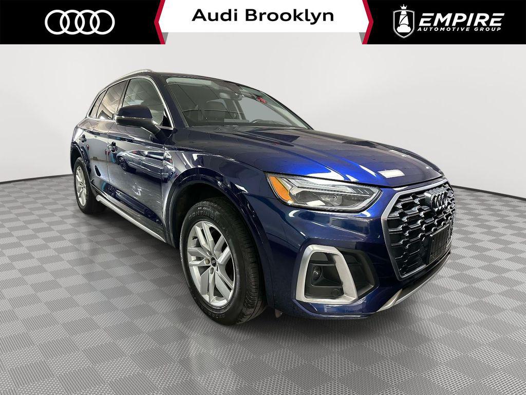 2022 Audi Q5 45 Premium's photo