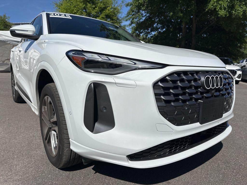 2025 Audi Q5 40 Premium's photo