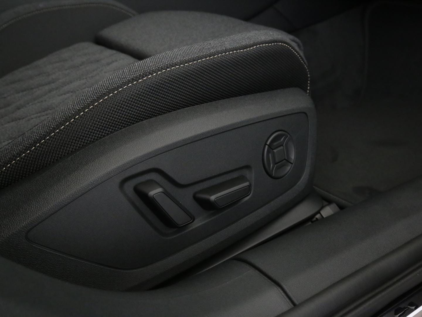 Bild über Audi A6 Limousine edition one TDI quattro 150 kW S tronic - für weitere Informationen kontaktieren Sie den Audi Partner