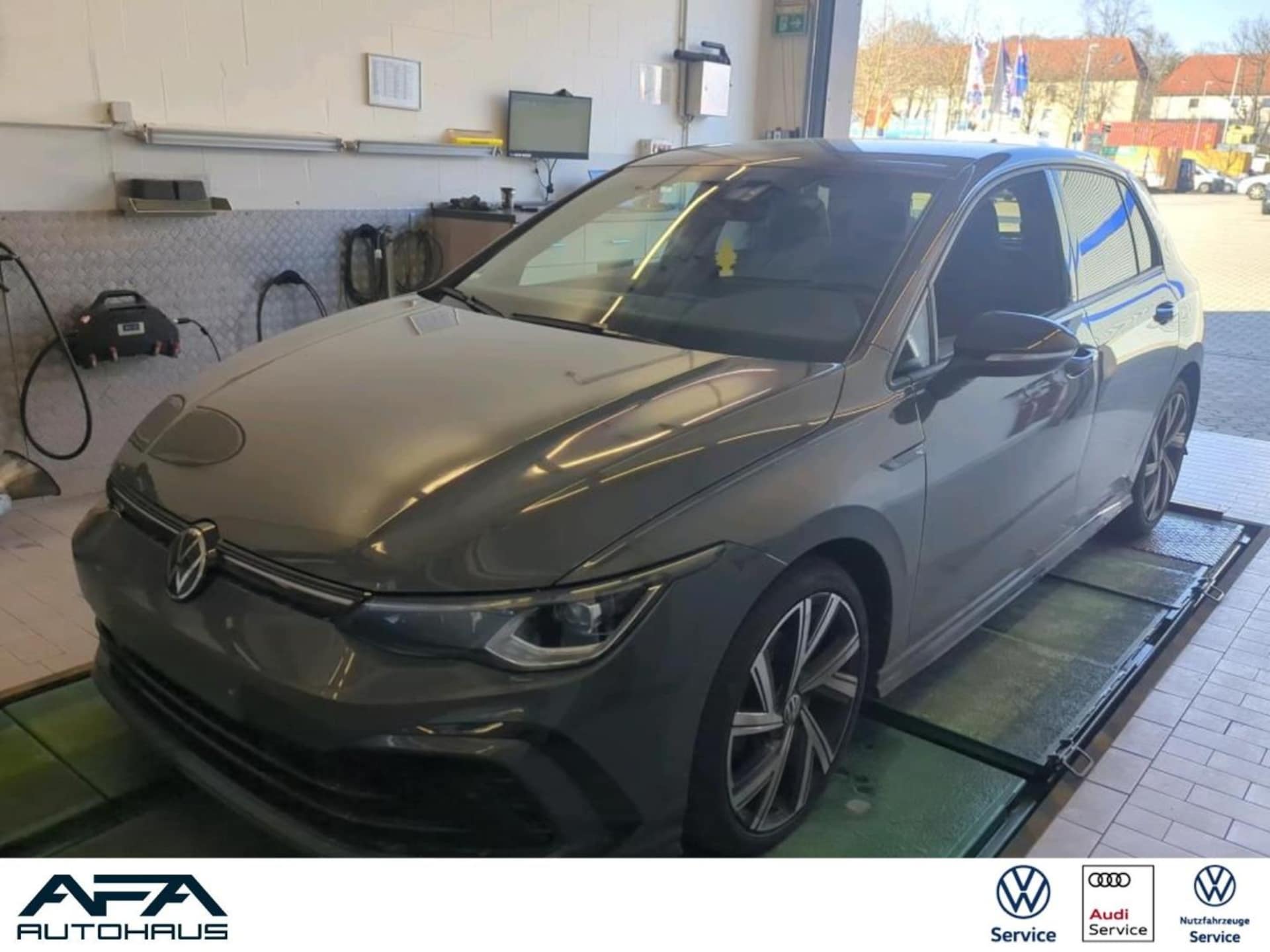 Volkswagen Golf R-Line