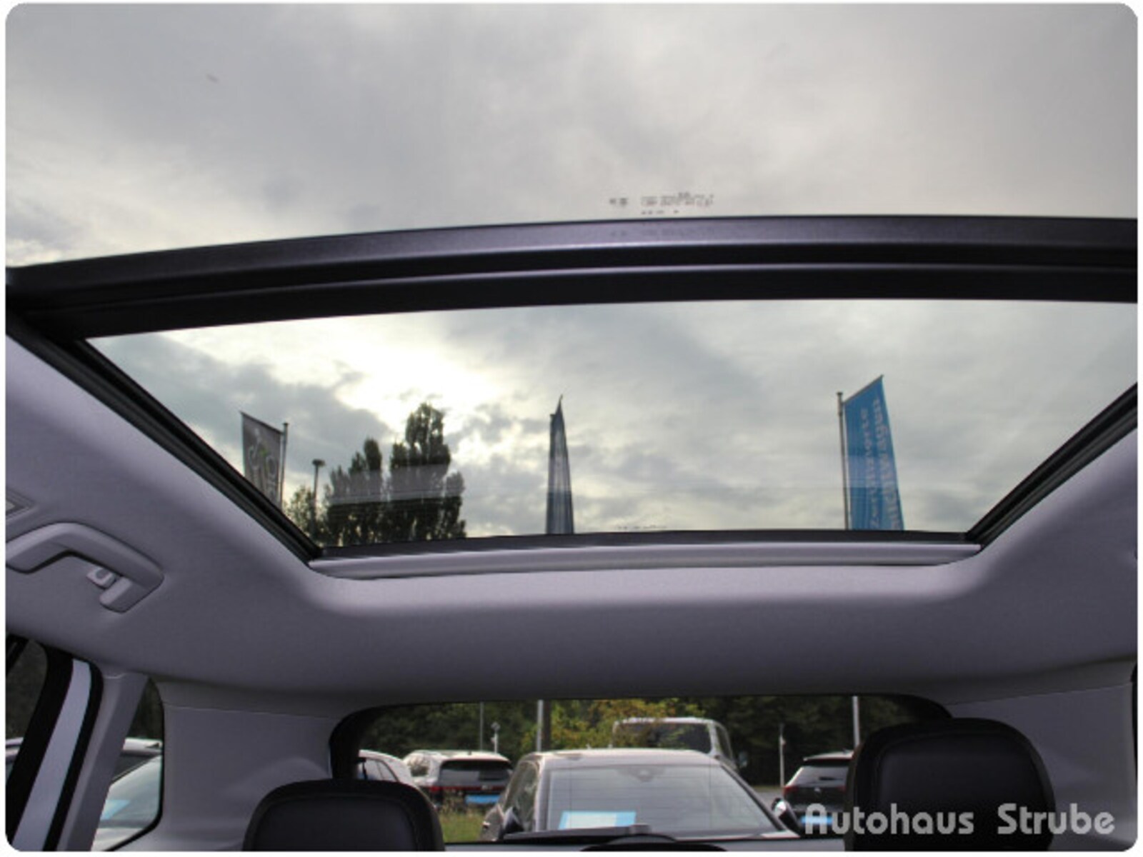 Volkswagen Tiguan – Bild 17