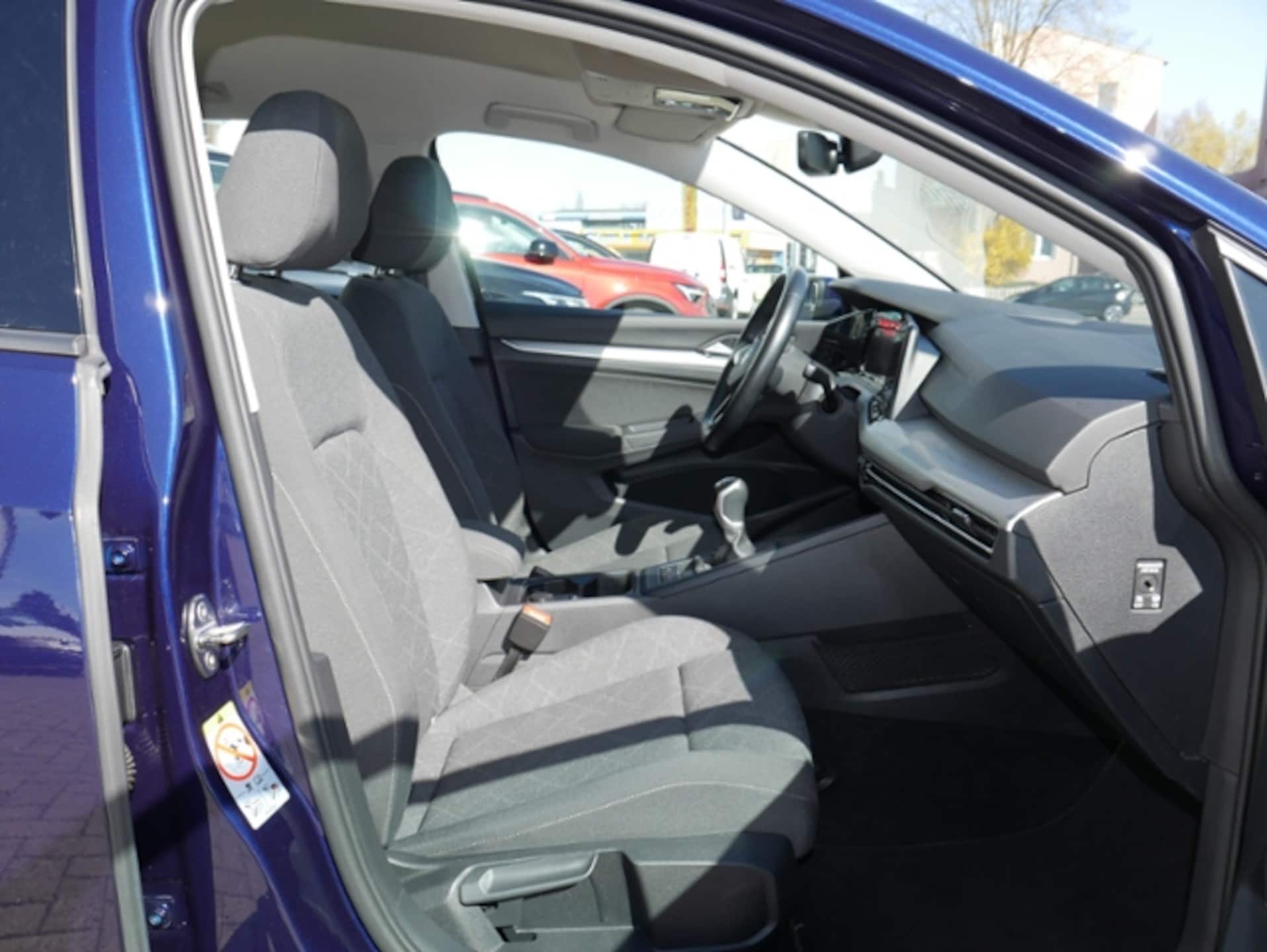 Volkswagen Golf Variant Life