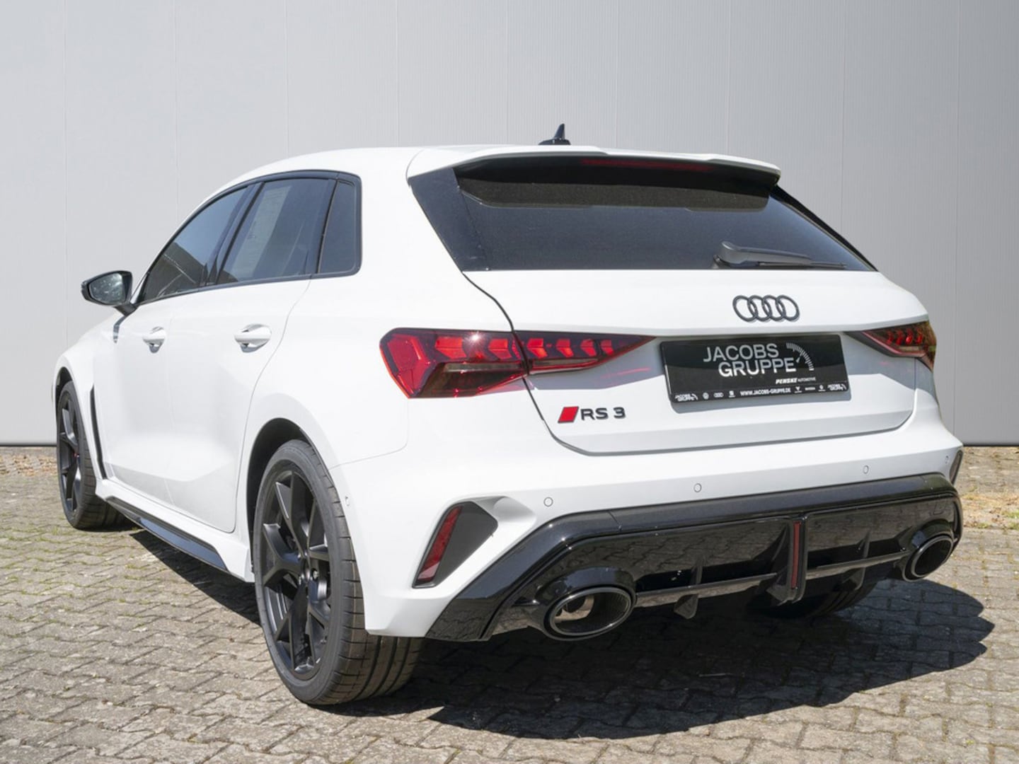 Bild über Audi RS 3 Sportback TFSI quattro 294 kW S tronic - für weitere Informationen kontaktieren Sie den Audi Partner