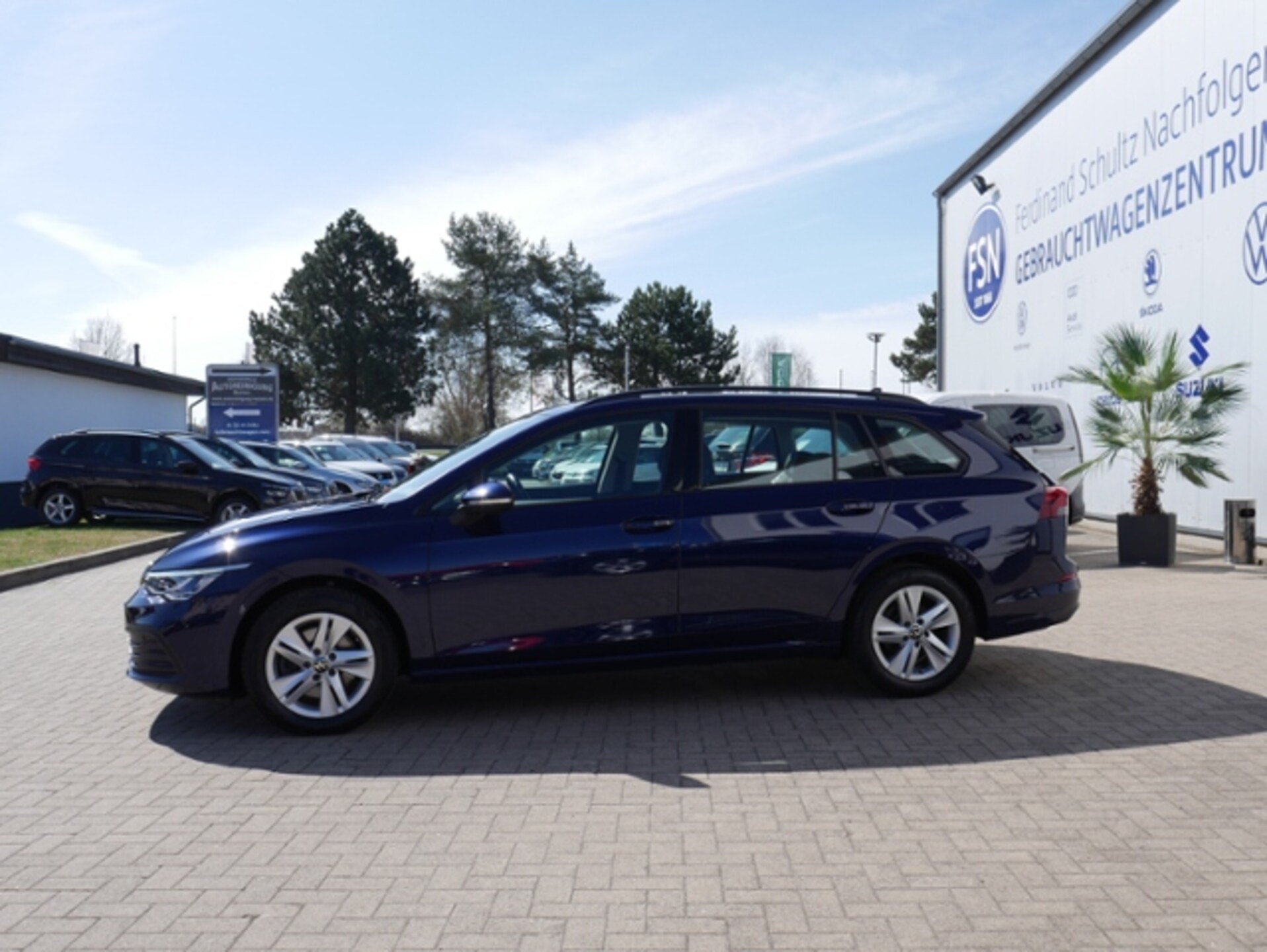 Volkswagen Golf Variant Life