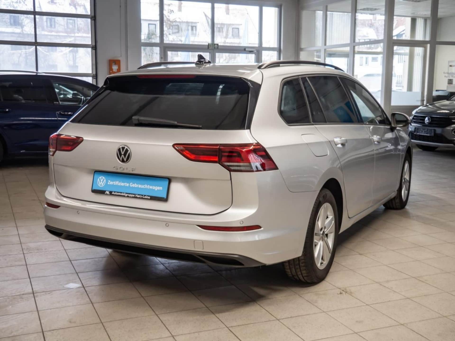 Volkswagen Golf Variant Life