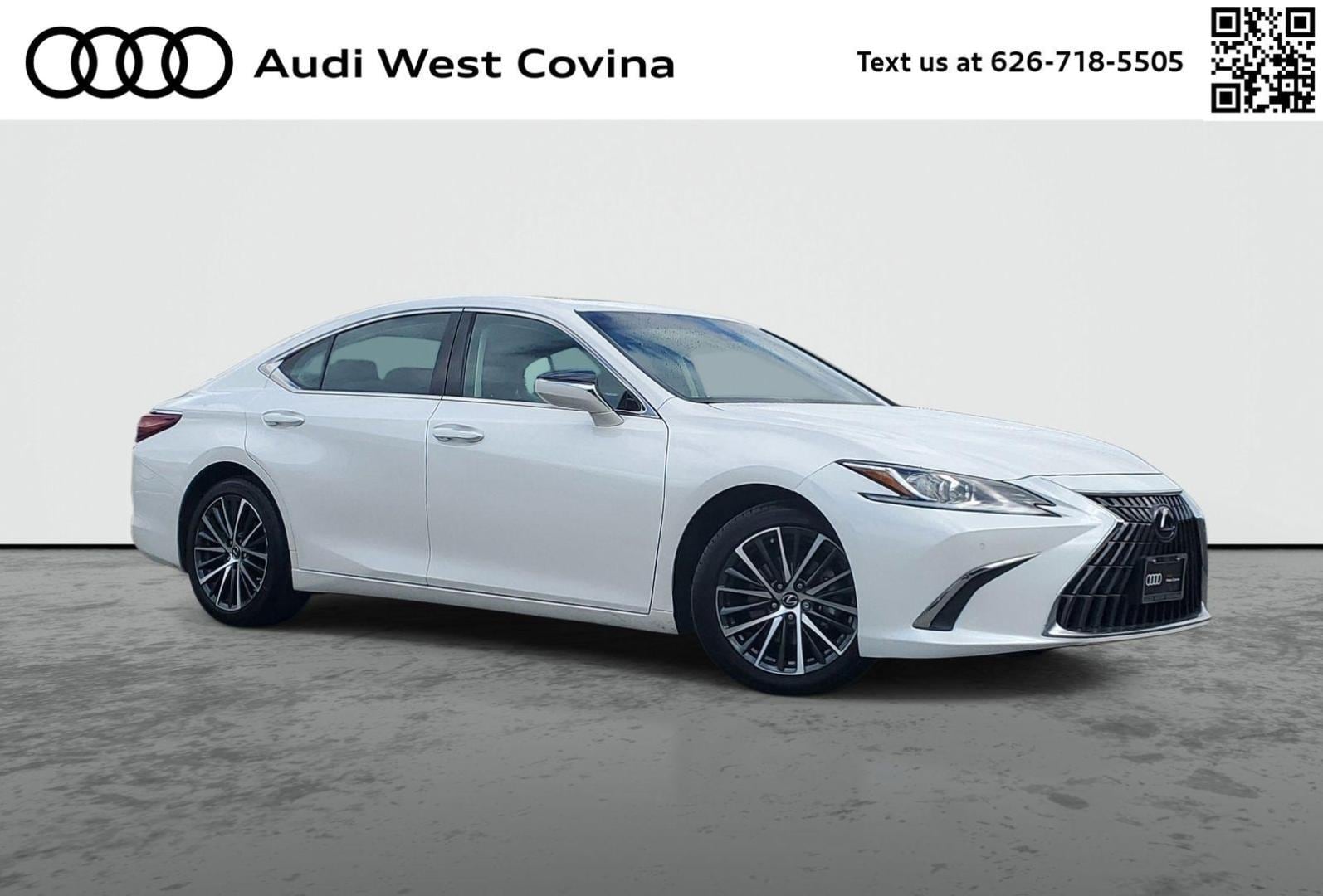2025 Lexus ES 300h 300h's photo