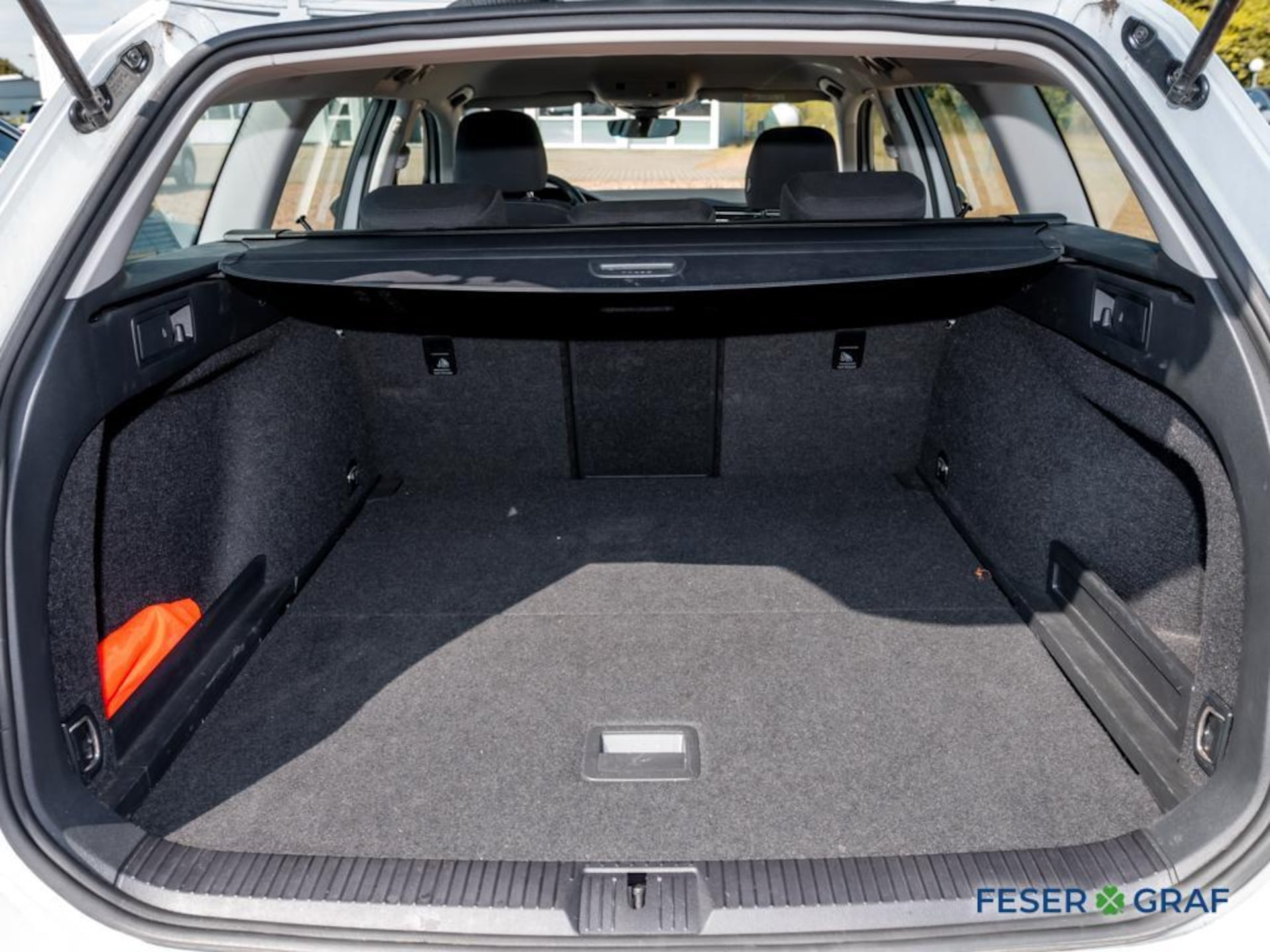 Volkswagen Passat Variant Basis-Modell