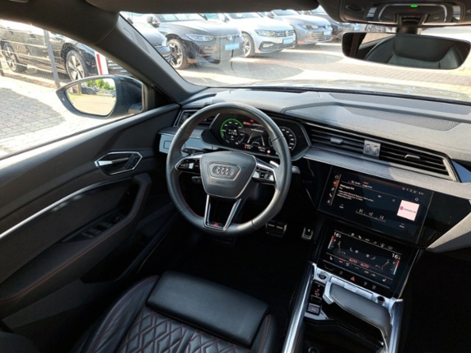 Audi Q8 e-tron S line
