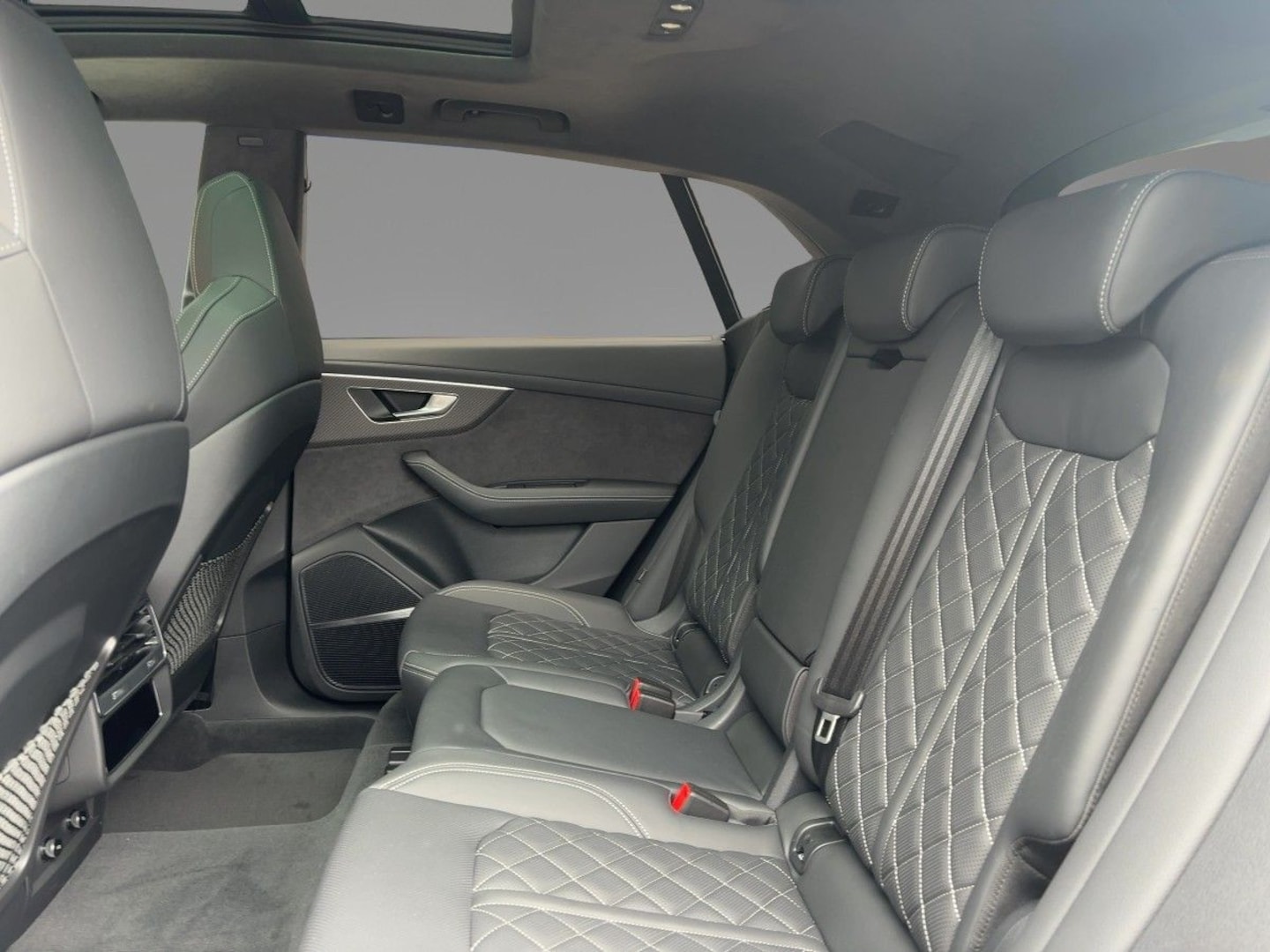 Bild über Audi Q8 SUV 55 TFSI quattro tiptronic - für weitere Informationen kontaktieren Sie den Audi Partner