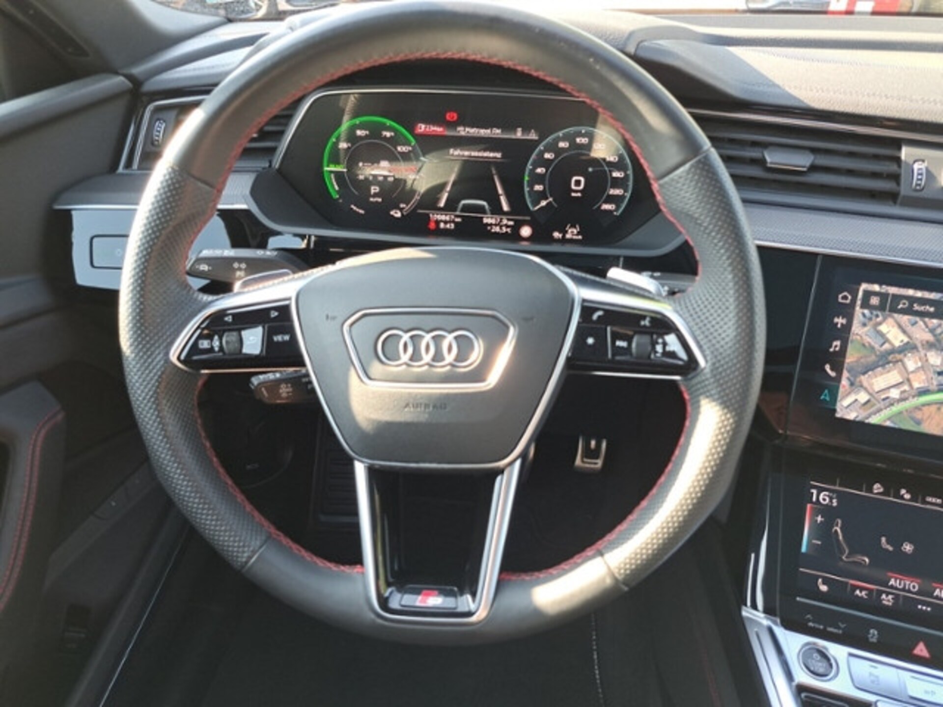 Audi Q8 e-tron S line