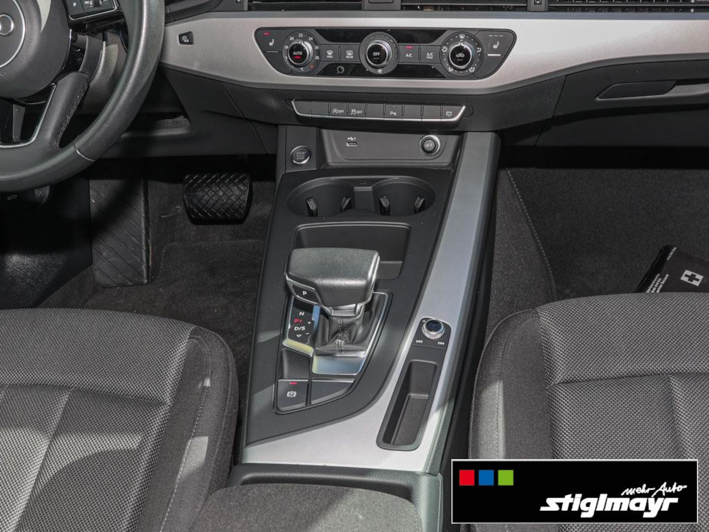 Bild über Audi A4 Avant 35 TFSI S tronic - für weitere Informationen kontaktieren Sie den Audi Partner