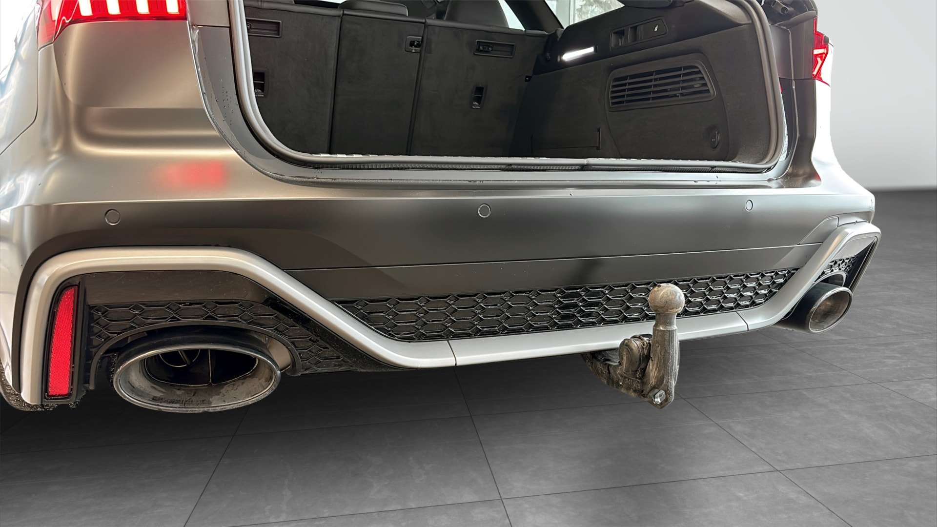 Bild som visar Audi RS 6 Avant RS 6 Avant performance 630 hk tiptronic - för mer information kontakta din Audi Partner