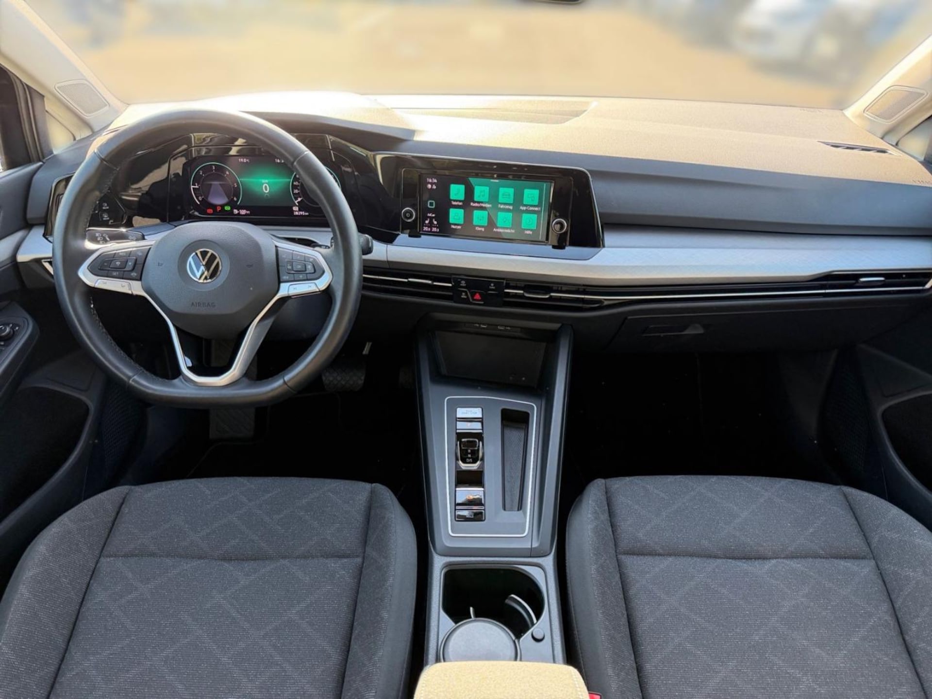 Volkswagen Golf Life