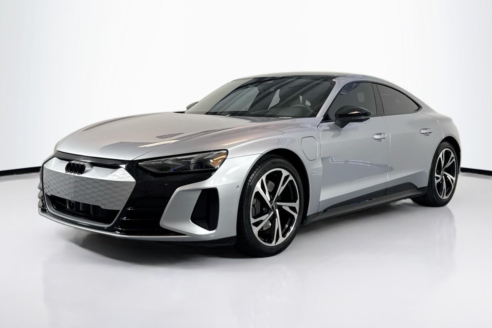 2023 Audi e-tron GT Prestige quattro's photo