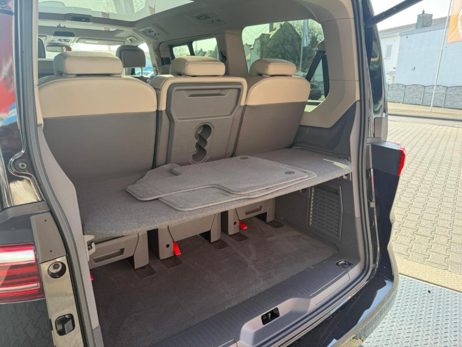 Volkswagen Multivan Langversion – Bild 10