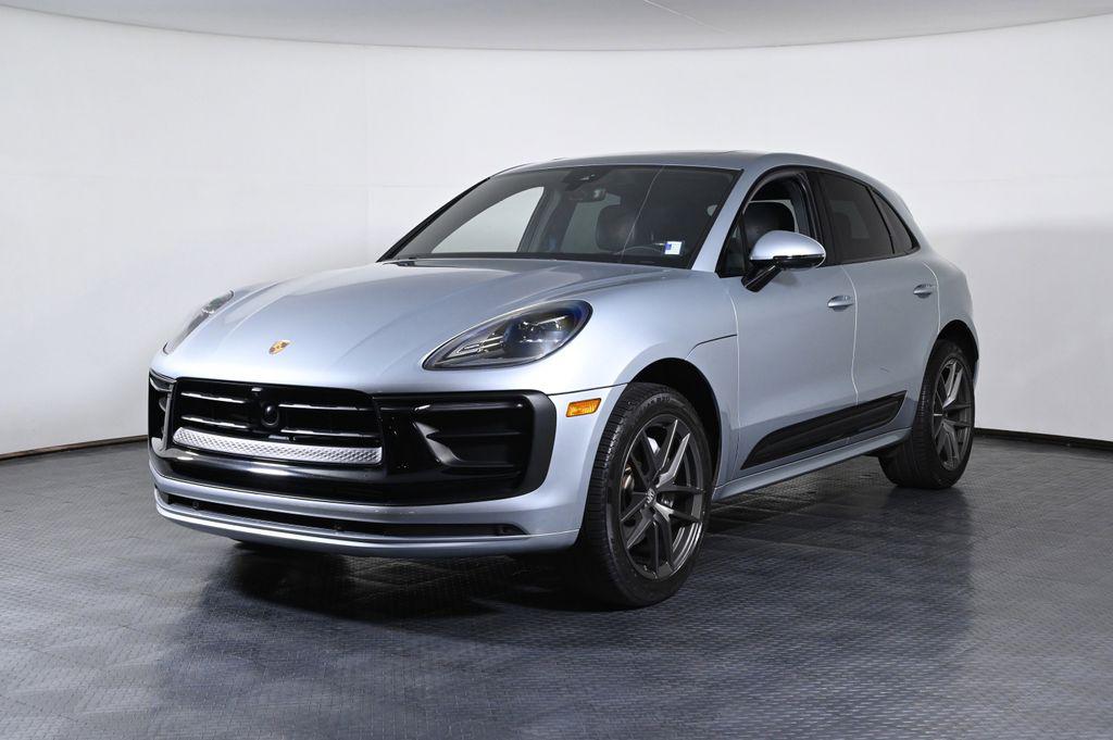 2024 Porsche Macan T's photo