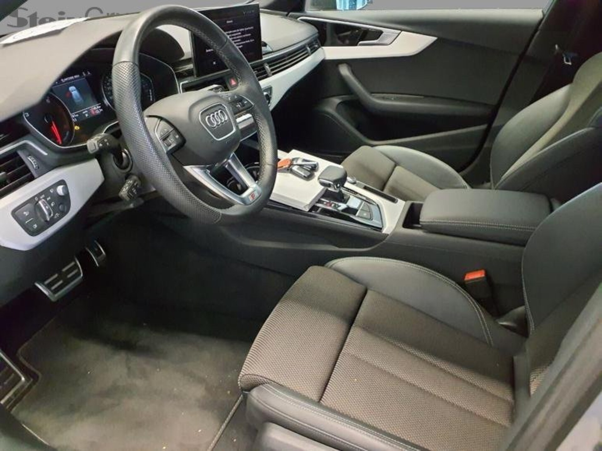 Audi A4 Avant S line