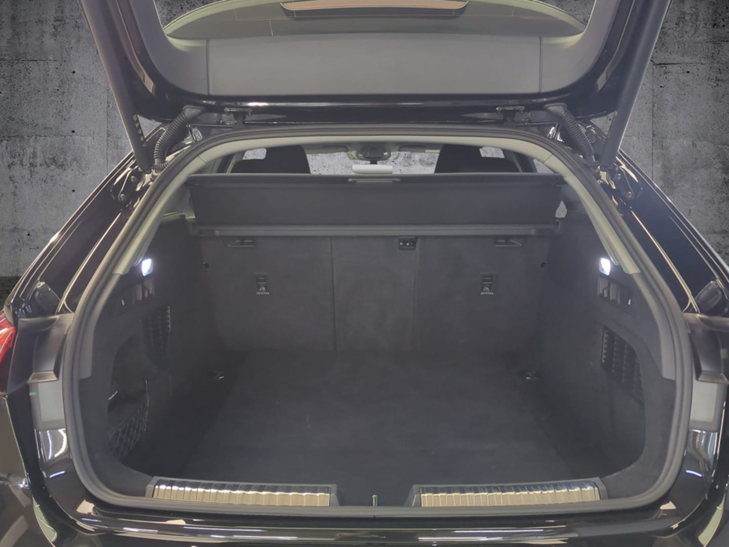 Bild über Audi A5 Avant TDI 150 kW S tronic - für weitere Informationen kontaktieren Sie den Audi Partner