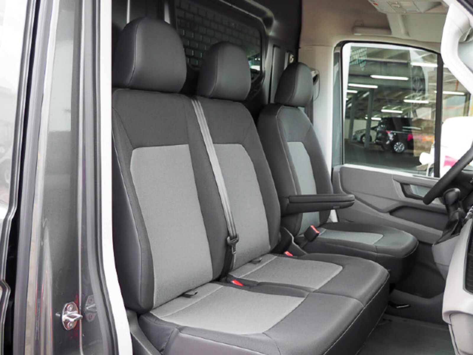 Volkswagen Crafter Kasten mittlerer Radstand – Bild 8