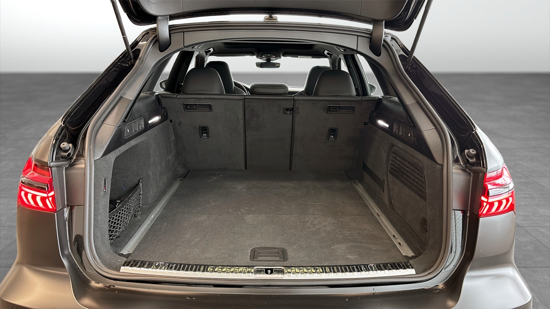 Bild som visar Audi RS 6 Avant RS 6 Avant performance 630 hk tiptronic - för mer information kontakta din Audi Partner