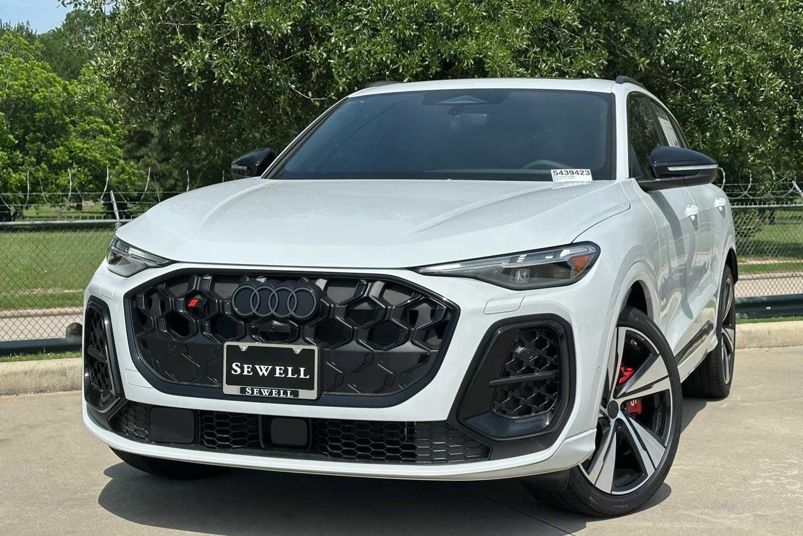 2026 Audi SQ5 Premium Plus quattro's photo