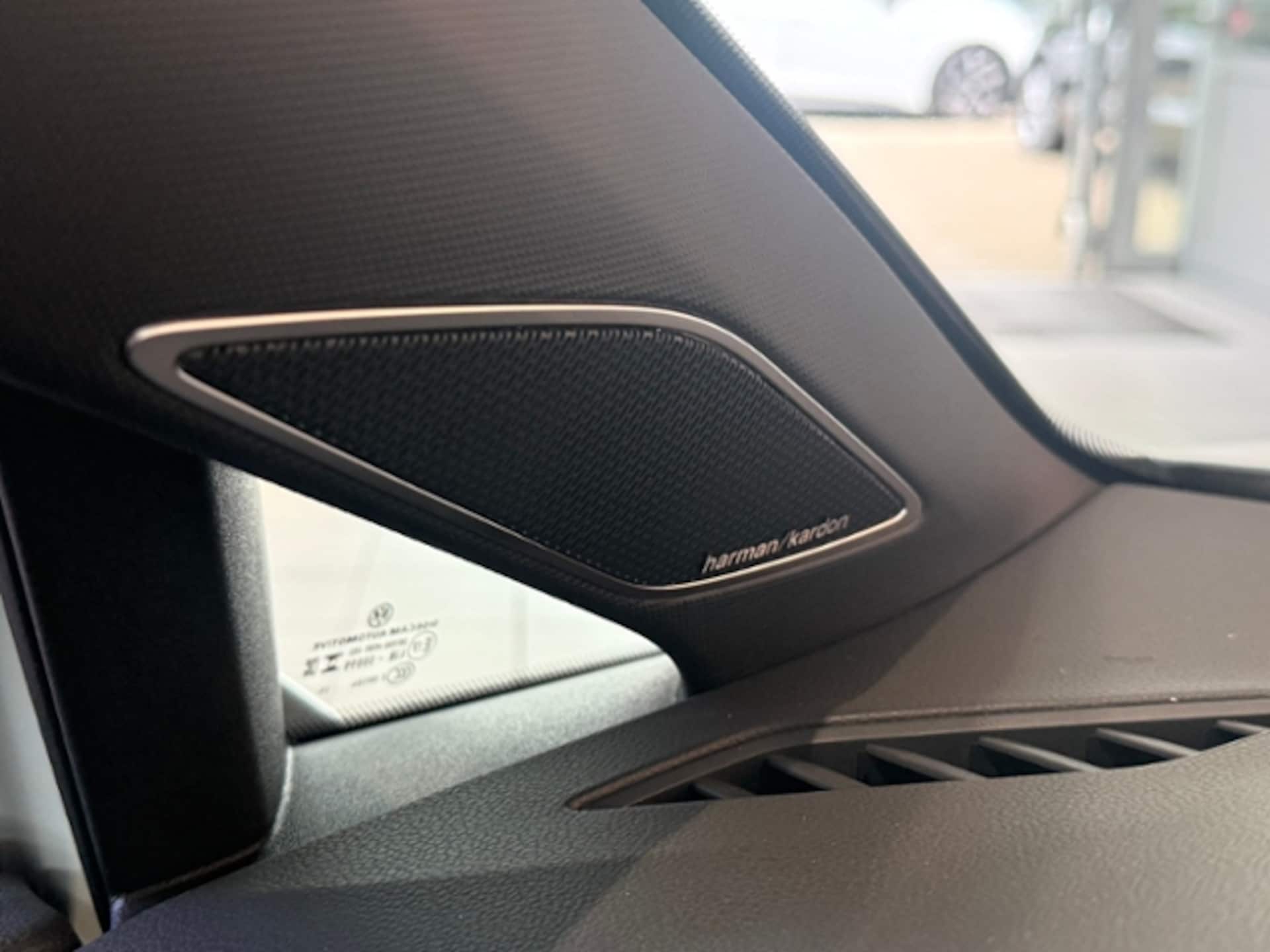 Volkswagen Golf R Black Edition