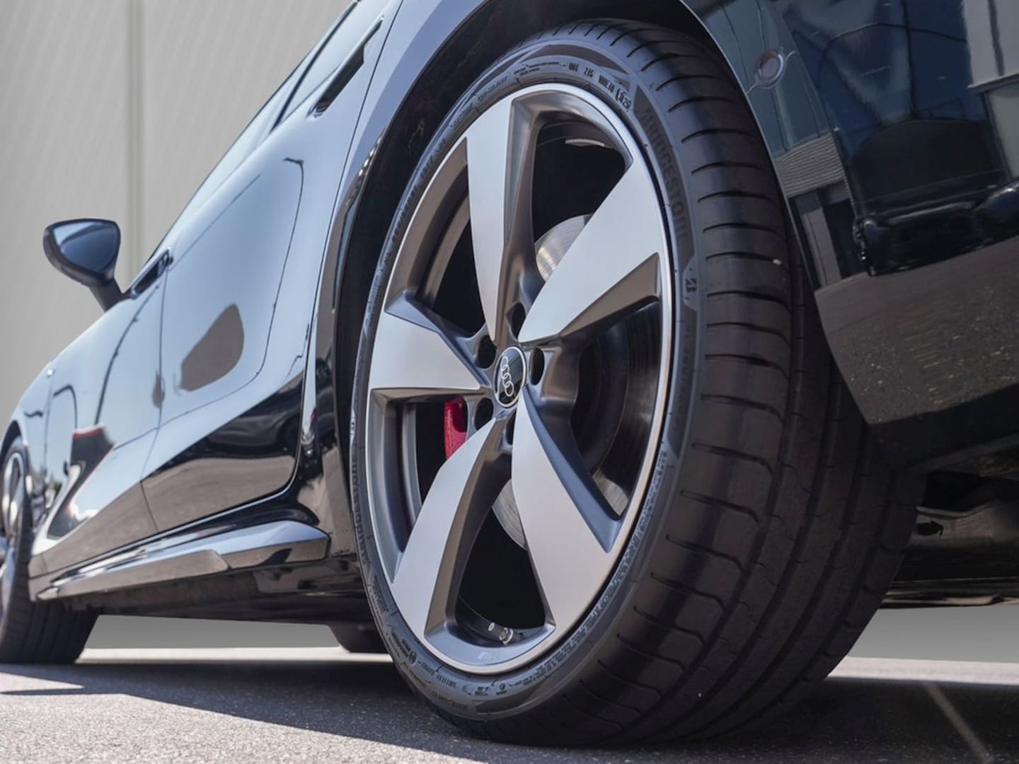 Bild über Audi A6 Avant TFSI quattro 270 kW S tronic - für weitere Informationen kontaktieren Sie den Audi Partner
