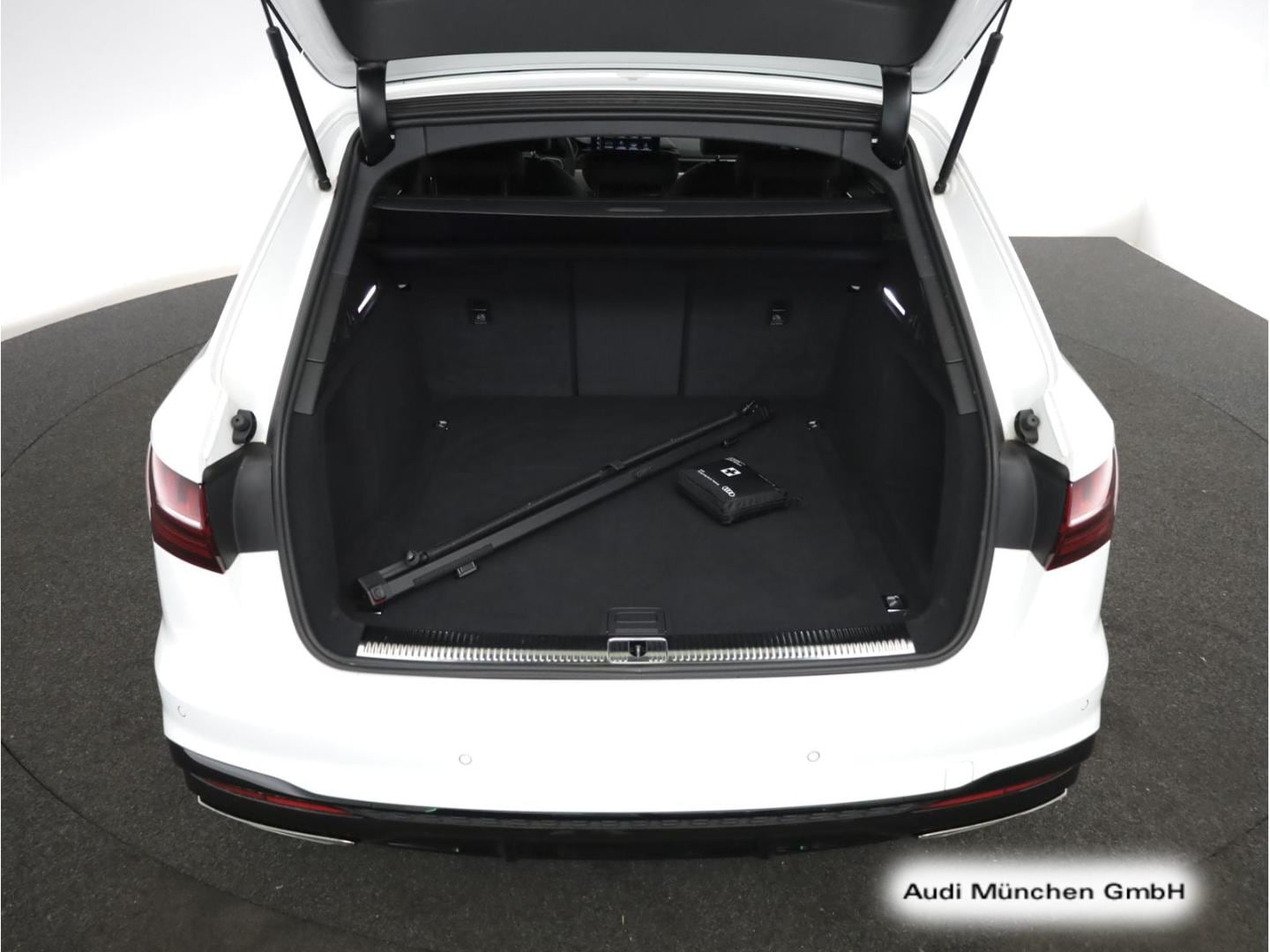Bild über Audi A4 Avant S line 40 TFSI S tronic - für weitere Informationen kontaktieren Sie den Audi Partner