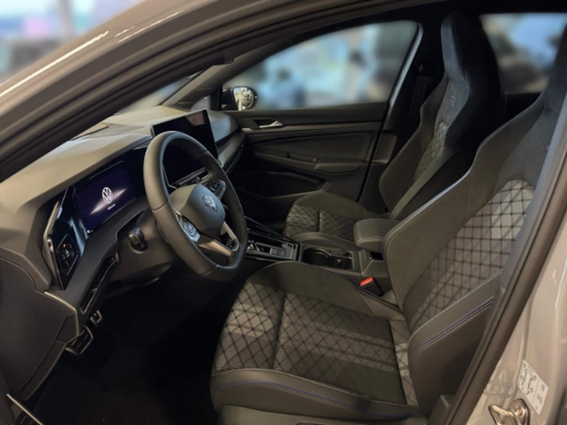 Volkswagen Golf R-Line