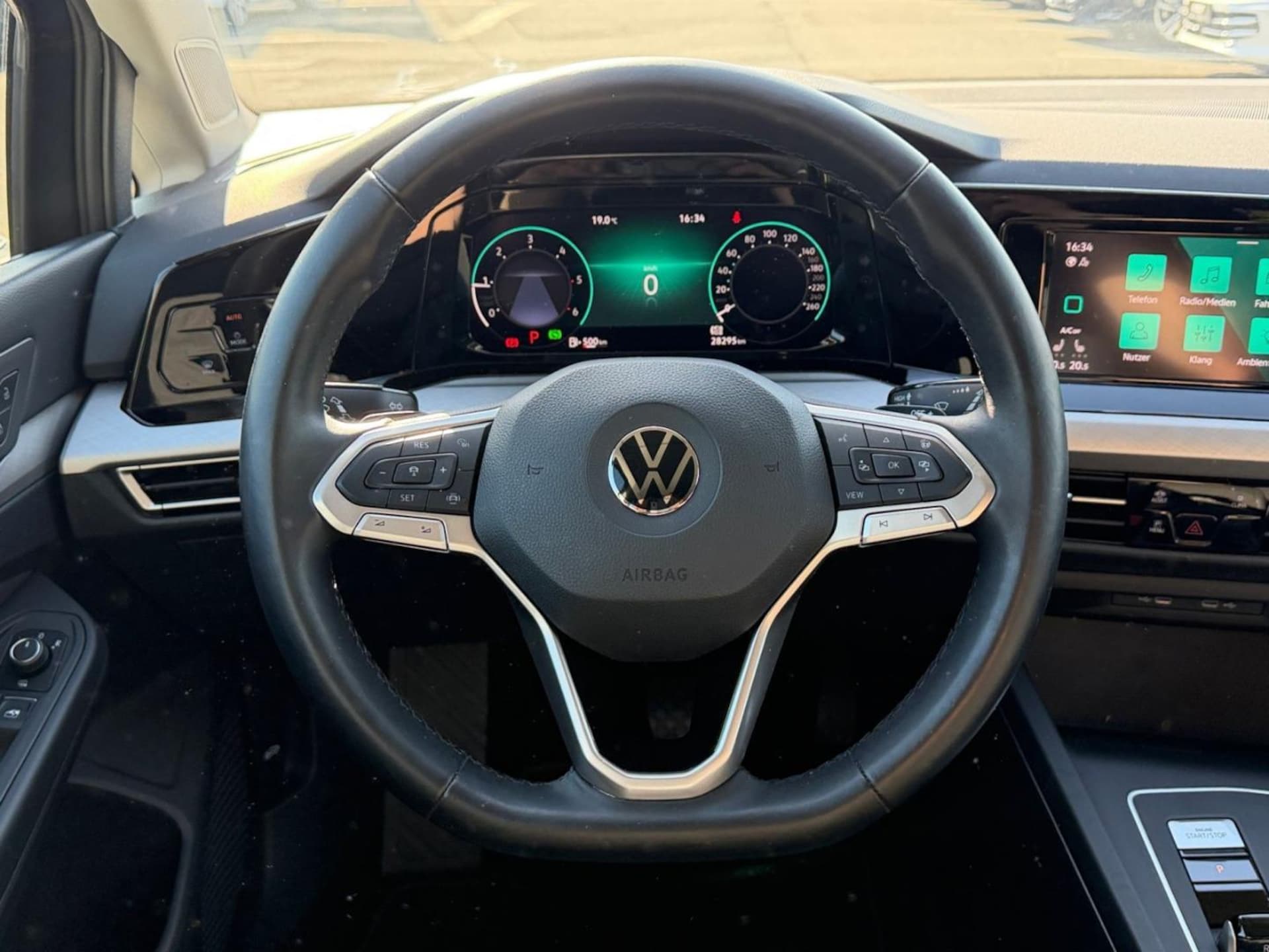 Volkswagen Golf Life