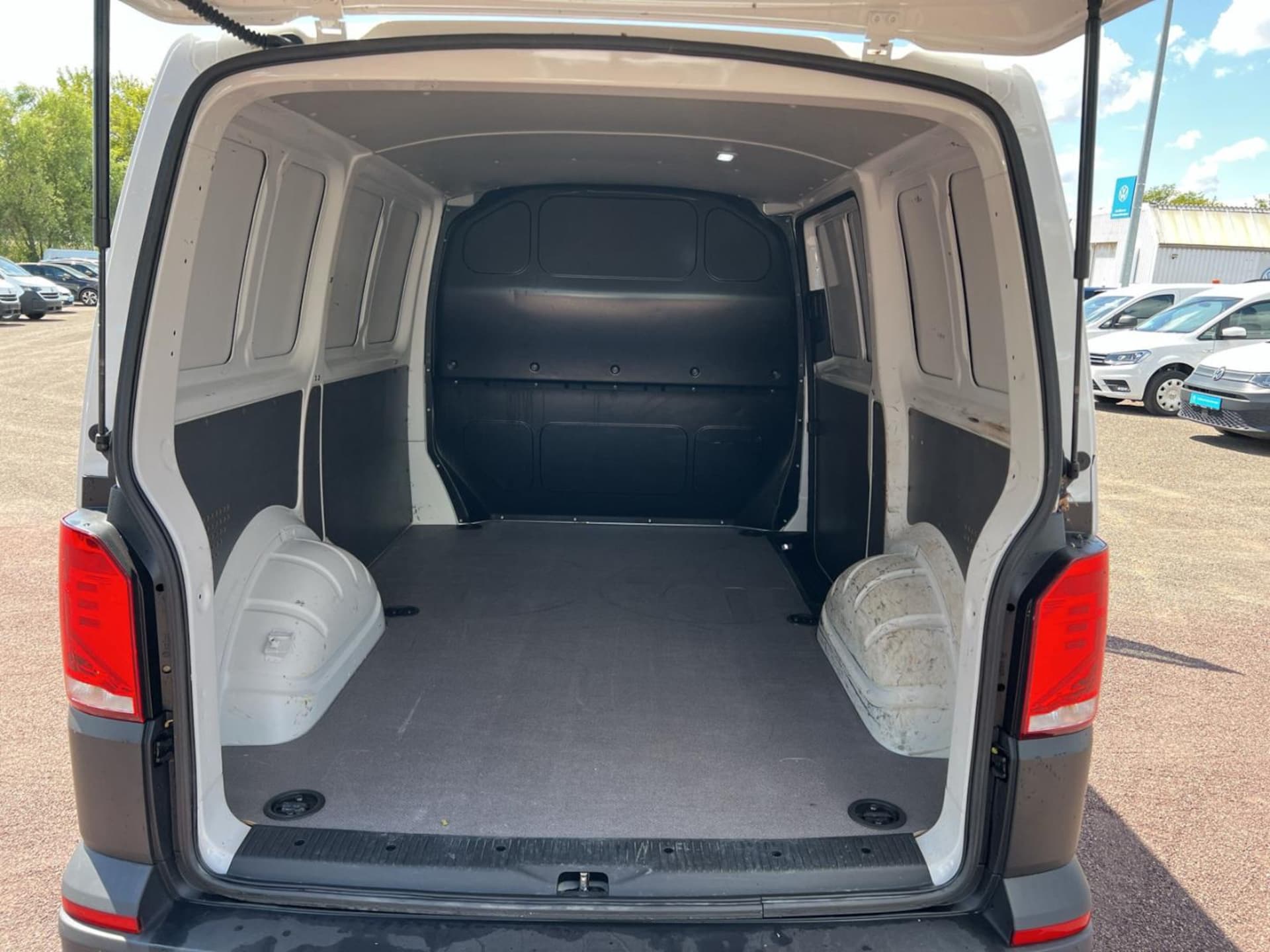 Volkswagen T6.1 Transporter Kasten kurzer Radstand