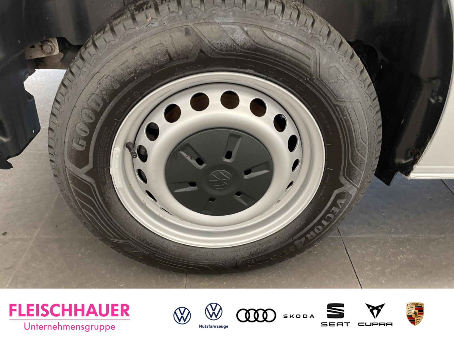 Volkswagen Transporter Kasten langer Radstand